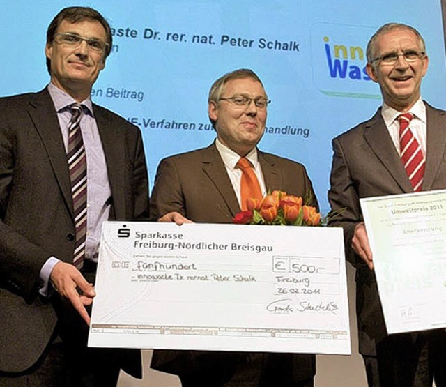 Freiburger  Umweltpreis (von links):  ...k und  Bernd Dallmann (Messe Freiburg)  | Foto: Buhl