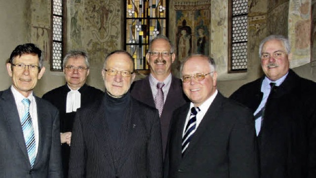 Zum Jubilum von Pfarrer Werner Hfele...burgs Brgermeister Gabriel Schweizer.  | Foto: Herbert Trogus