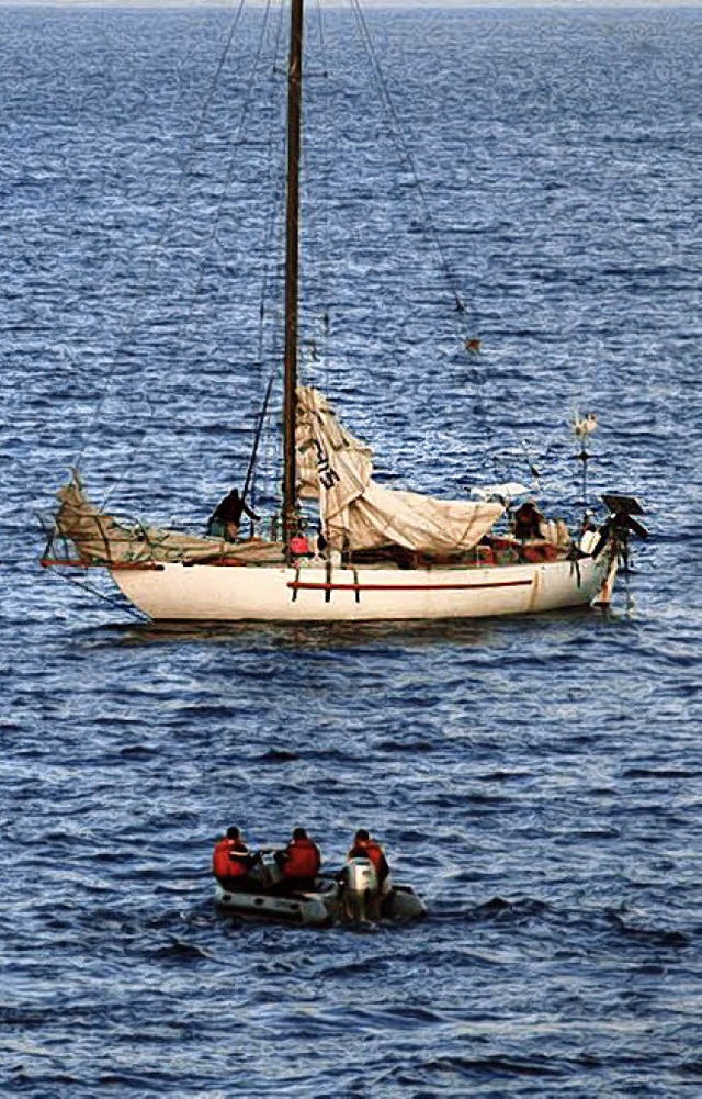 Bei der Befreiung der Segeljacht Tanit...der Kapitn und zwei Piraten gettet.   | Foto: dpa