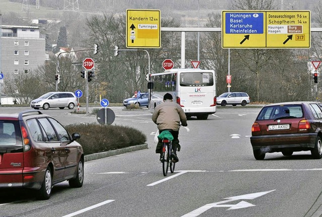 Die Anbindung Tumringens ist nach Ansi...rcke, ist der Radfahrer ohne Hilfe.    | Foto: Wolfgang Gckel