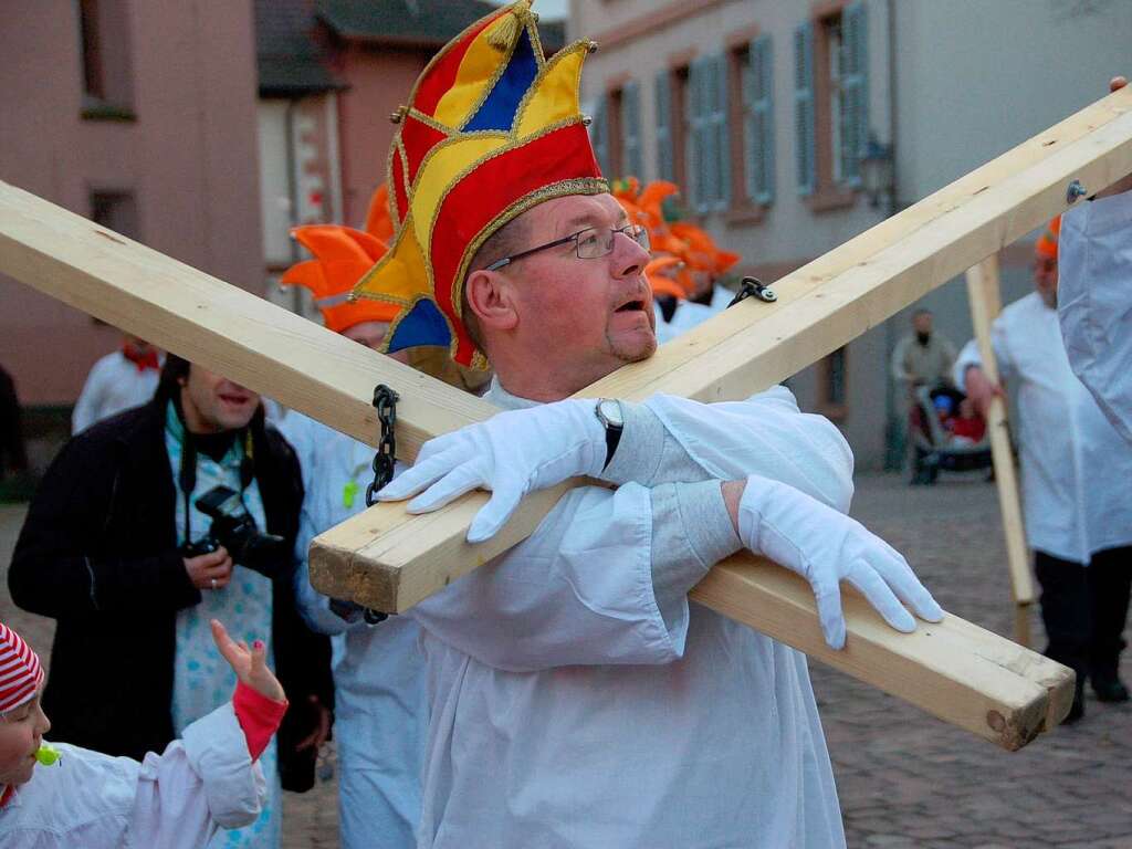 EFG-Elferrat Nebinger hat’s schwer im Kreuz... EFG-Elferrat Nebinger hat’s schwer im Kreuz...