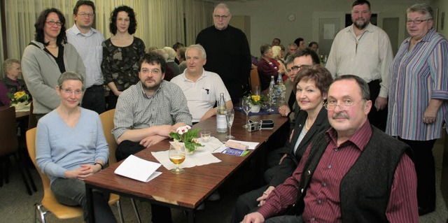 Eine sich helfende Gemeinschaft: die D...nden Klaus-Peter Faast (vorne rechts).  | Foto: Erika Sieberts
