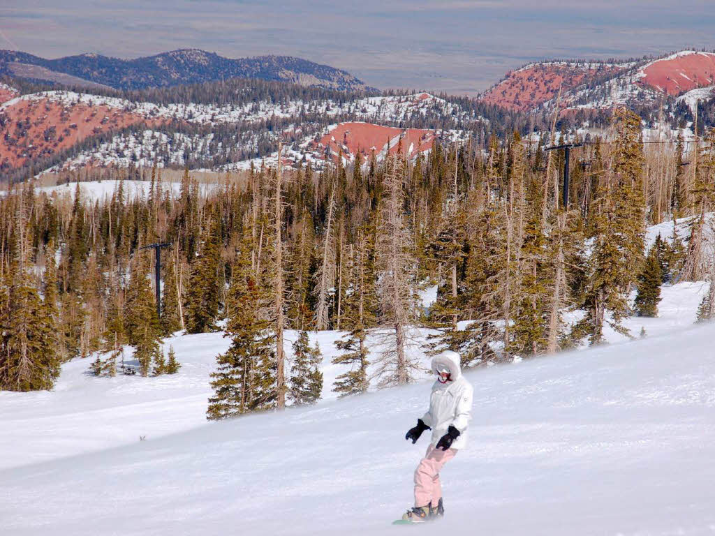 Brian Head ist ein Skigebiet im Sden des US-Bundesstaates. Typisch fr diese Region sind die roten Sandsteinfelsen.