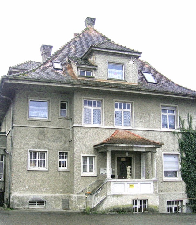 Vorher: Die alte Villa an der L 137 is.... Unser Bild entstand  im Januar 2007.  | Foto: Markus Maier