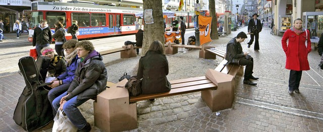 Die neue Bank am Bertoldsbrunnen: Sie ...em Lokalverein Innenstadt abgestimmt.   | Foto: Michael Bamberger