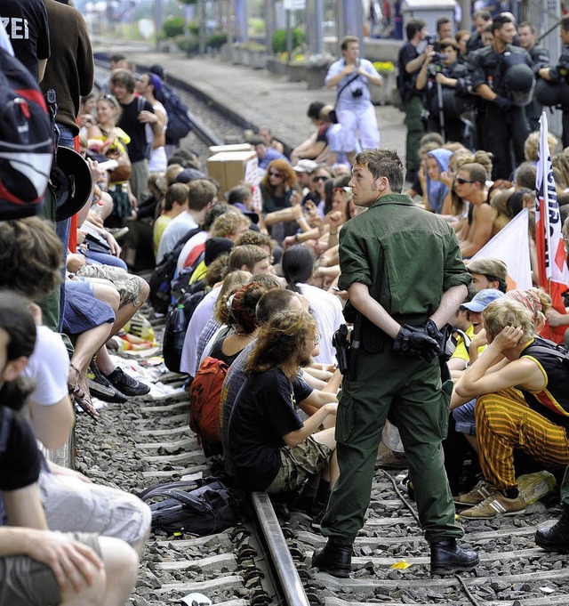 Die juristischen  Nachwirkungen der Gleisblockade vom Juni 2010 dauern  an.   | Foto: Schneider