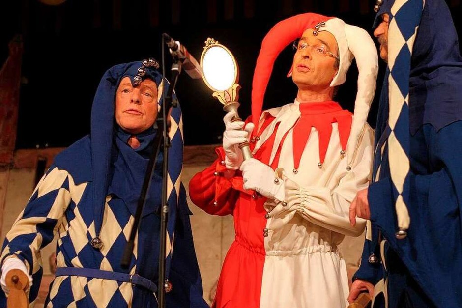 Die Staufener Schelmenzunft feiert Fasnacht – mit viel Geist und Stil (Foto: Huber) Die Staufener Schelmenzunft feiert Fasnacht – mit viel Geist und Stil (Foto: Huber)