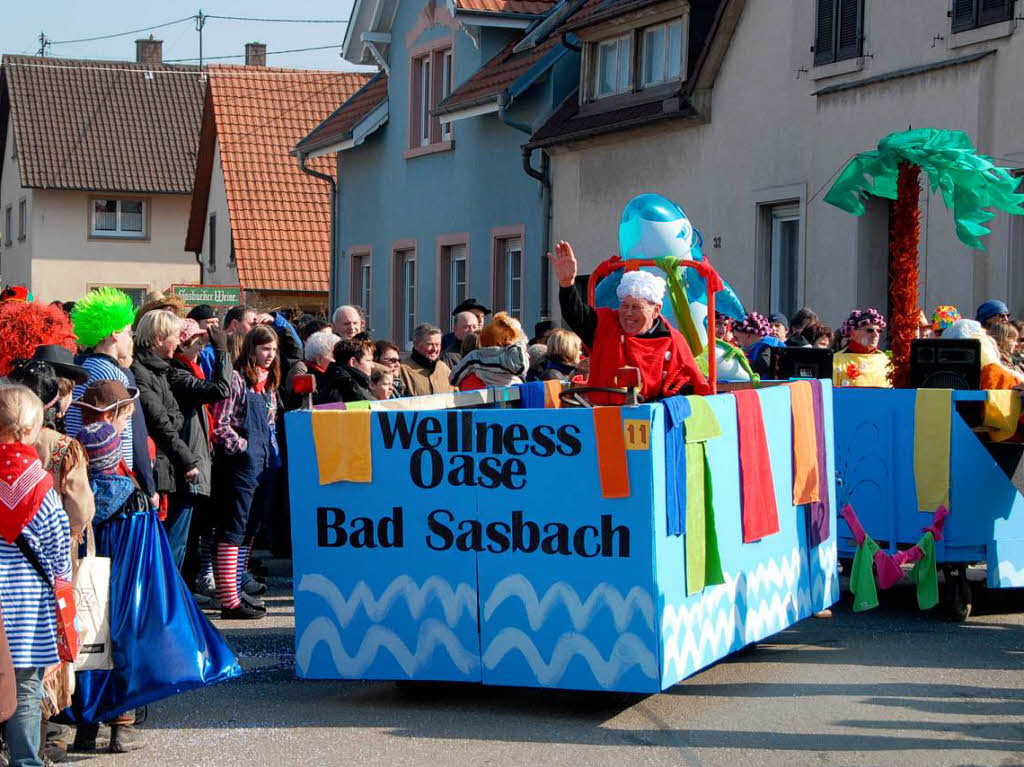 Umzug in Sasbach: Die Gruppe Mut stellte die neue „Wellnes Oase Bad Sasbach“ vor.