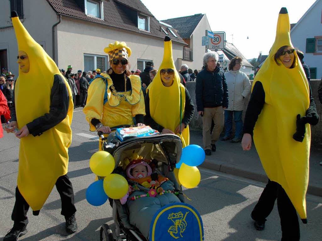 Umzug in Sasbach: Zum Reinbeien waren die „Crazy Bananas“,  eine gemischte Gruppe mit Teilnehmern aus mehreren Ortschaften.
