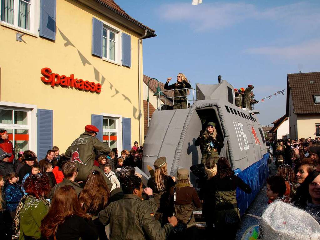 Die Besucher hatten viel Spa beim groen Umzug in Hartheim.