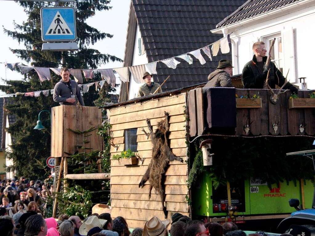 Die Besucher hatten viel Spa beim groen Umzug in Hartheim.