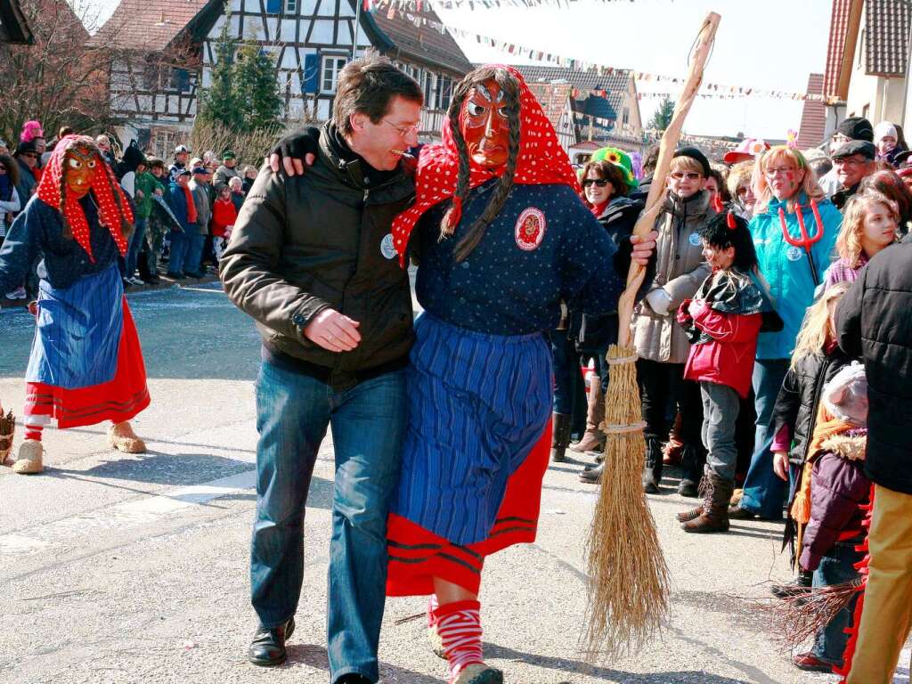 Ein nrrisches Spektakel sahen die Zuschauer beim Umzug in Mnchweier.