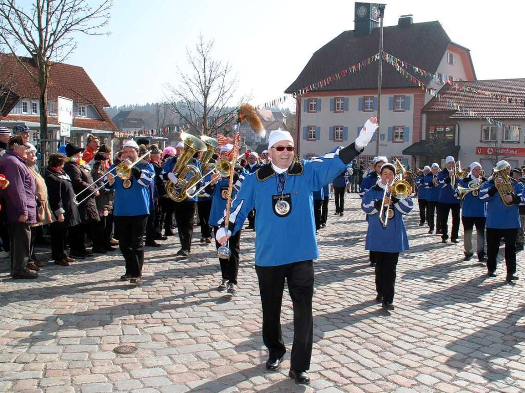 Beim Umzug in Grafenhausen darf die Zunftmusik unter Leitung des Ehrendirigenten Benni Seidler nicht fehlen