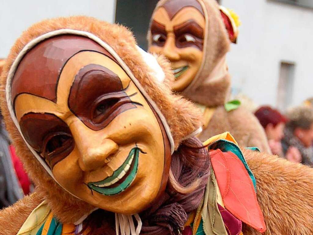 Kalt und sonnig wars am Sonntagnachmittag beim Hhepunkt der Wehrer Fasnacht: Dem Umzug. Unzhlige Schaulustige sumten die Hauptstrae und bestaunten die 35 Fasnachtsgruppen.