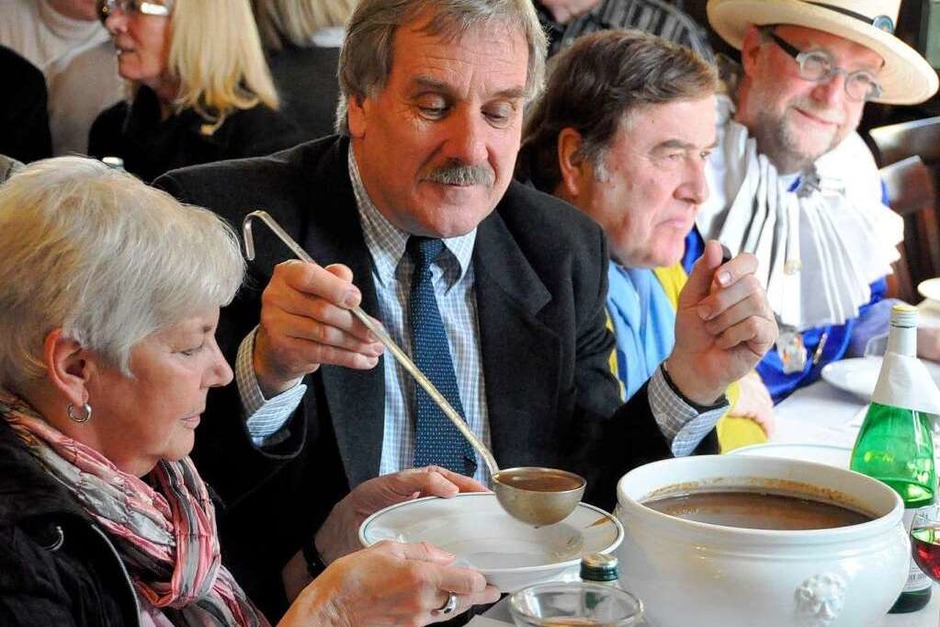 Lörracher Rotssuppe mit Drochehüüler (Foto: Barbara Ruda) Lörracher Rotssuppe mit Drochehüüler (Foto: Barbara Ruda)