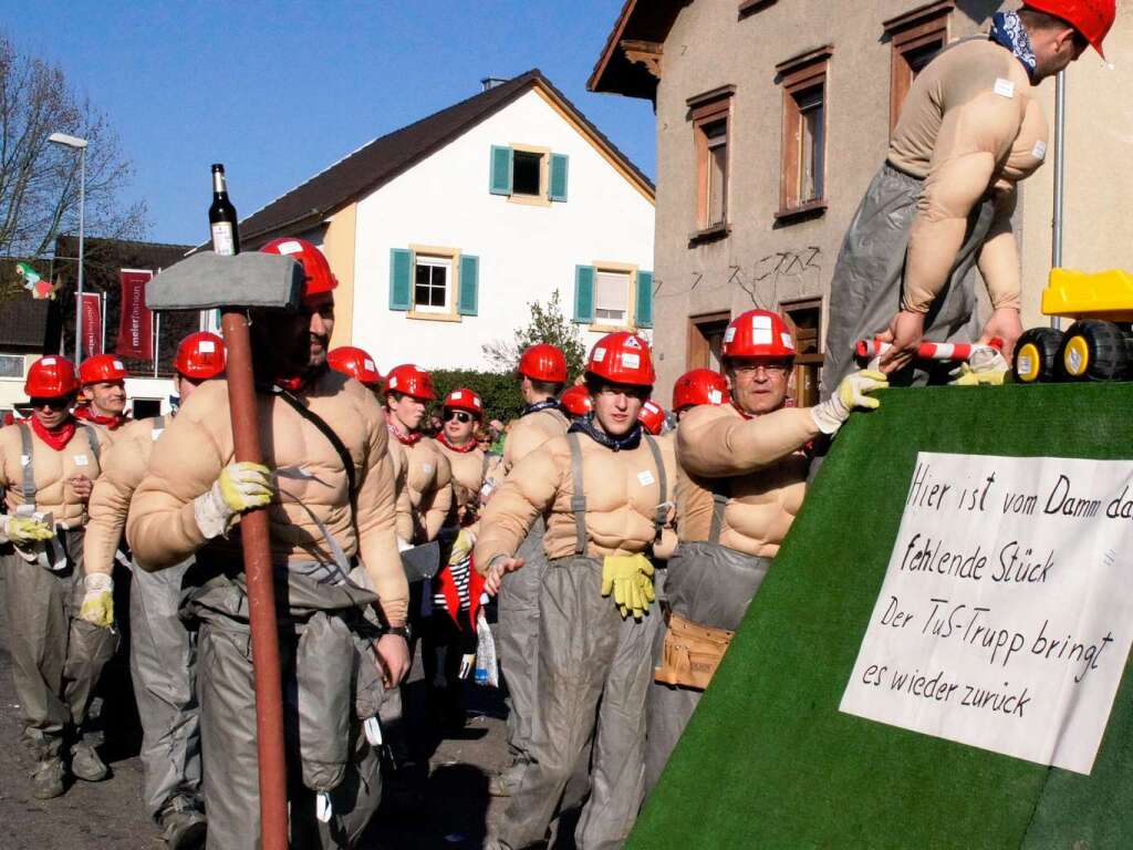 Umzug in Rheinhausen: Der TuS-Trupp