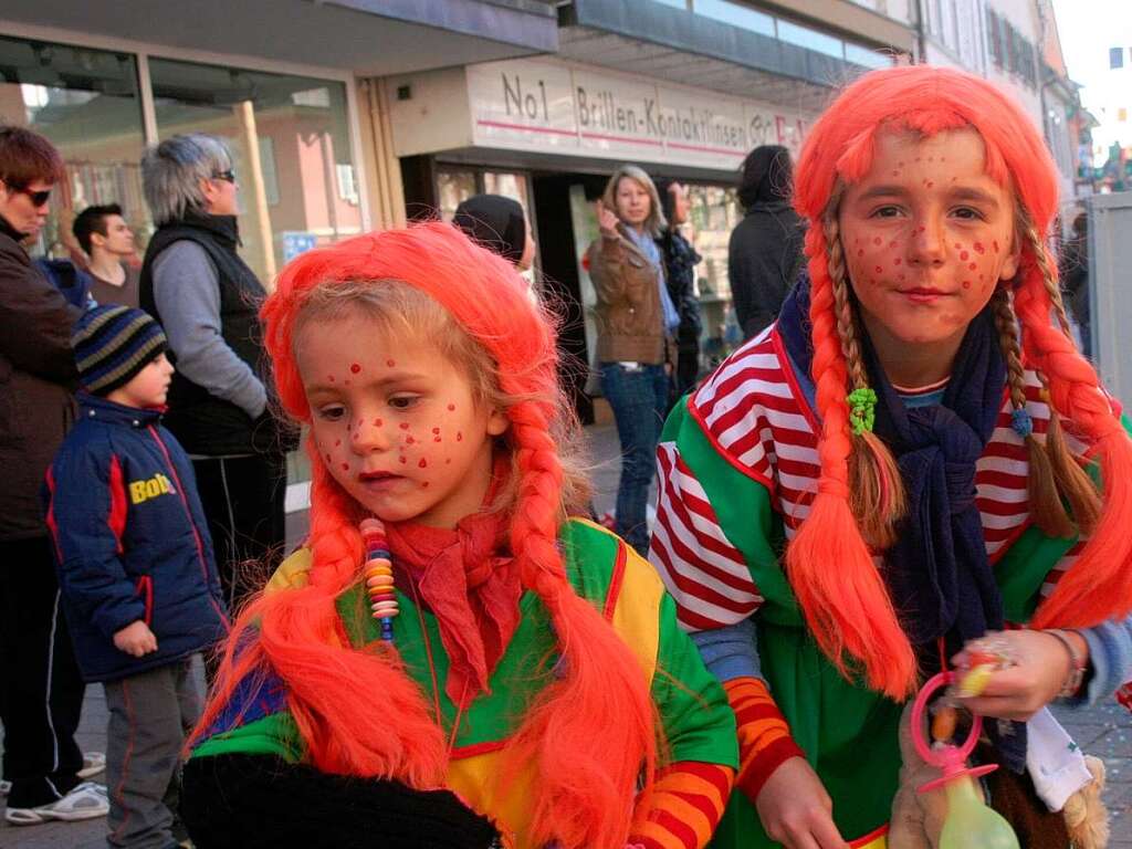 Schnstes Wetter hatten am Rosenmontag die Kinder, die gern an der Fasnacht teilnahmen.