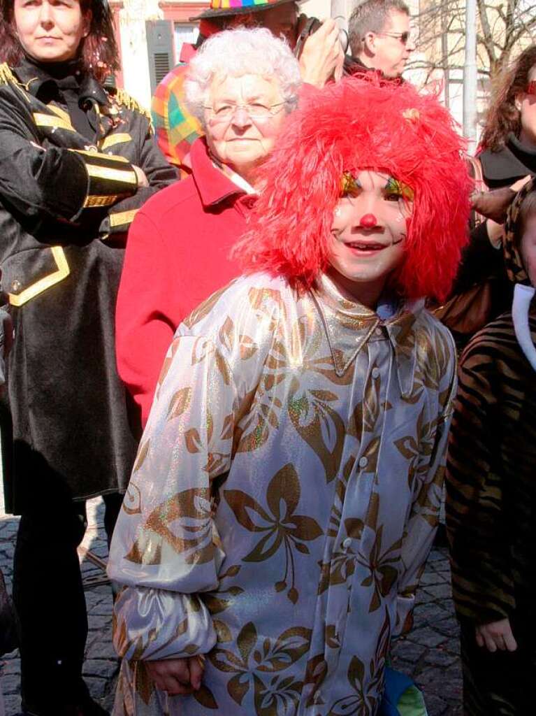 Schnstes Wetter hatten am Rosenmontag die Kinder, die gern an der Fasnacht teilnahmen.