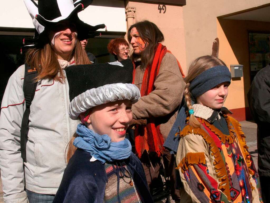 Schnstes Wetter hatten am Rosenmontag die Kinder, die gern an der Fasnacht teilnahmen.