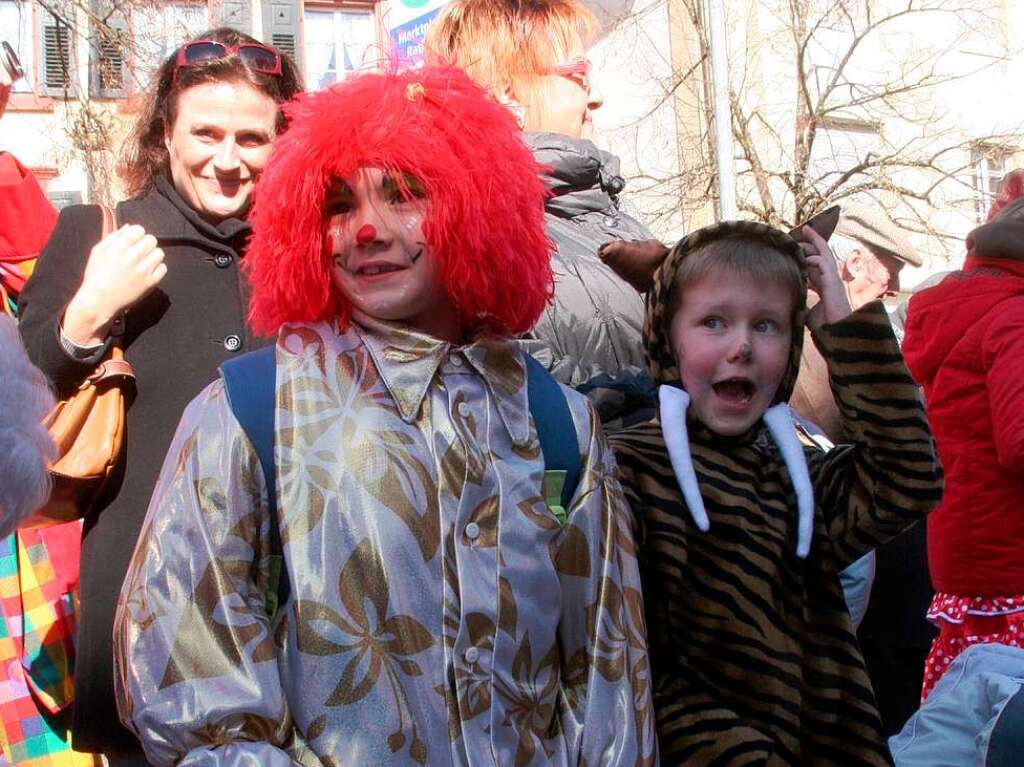 Schnstes Wetter hatten am Rosenmontag die Kinder, die gern an der Fasnacht teilnahmen.