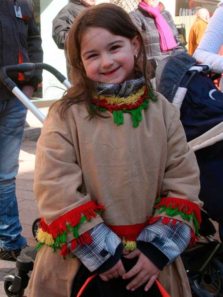 Schnstes Wetter hatten am Rosenmontag die Kinder, die gern an der Fasnacht teilnahmen.