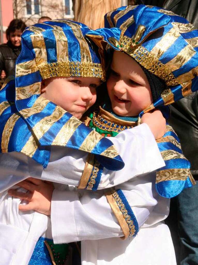 Schnstes Wetter hatten am Rosenmontag die Kinder, die gern an der Fasnacht teilnahmen.