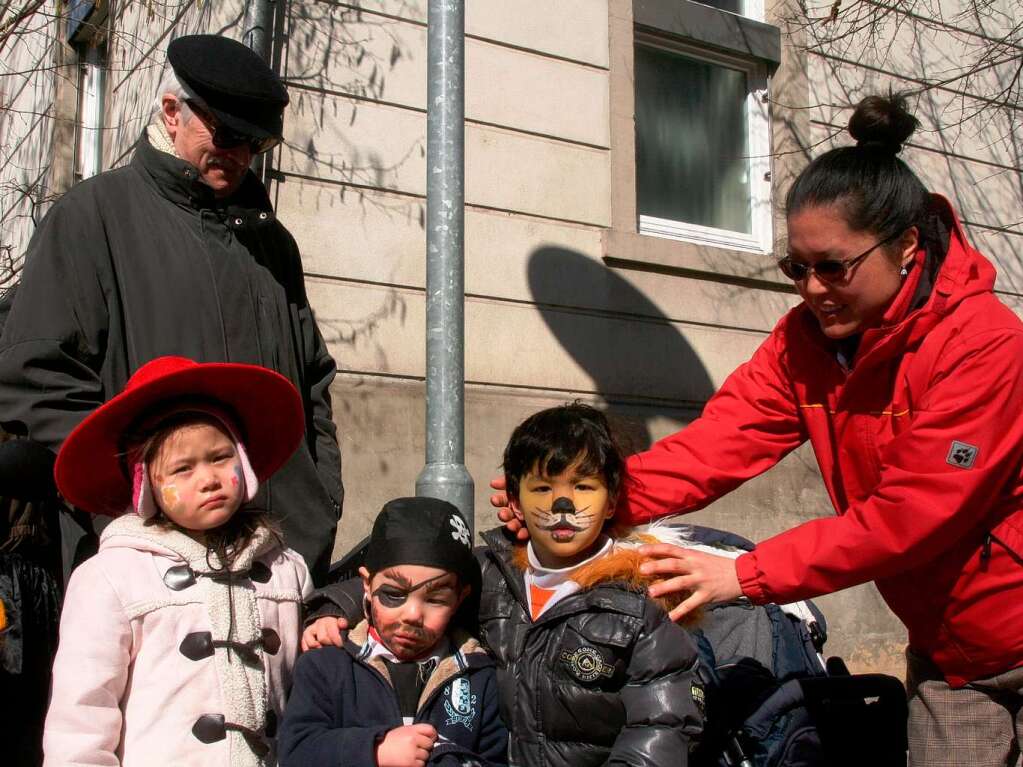 Schnstes Wetter hatten am Rosenmontag die Kinder, die gern an der Fasnacht teilnahmen.