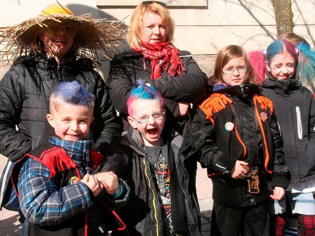 Schnstes Wetter hatten am Rosenmontag die Kinder, die gern an der Fasnacht teilnahmen.