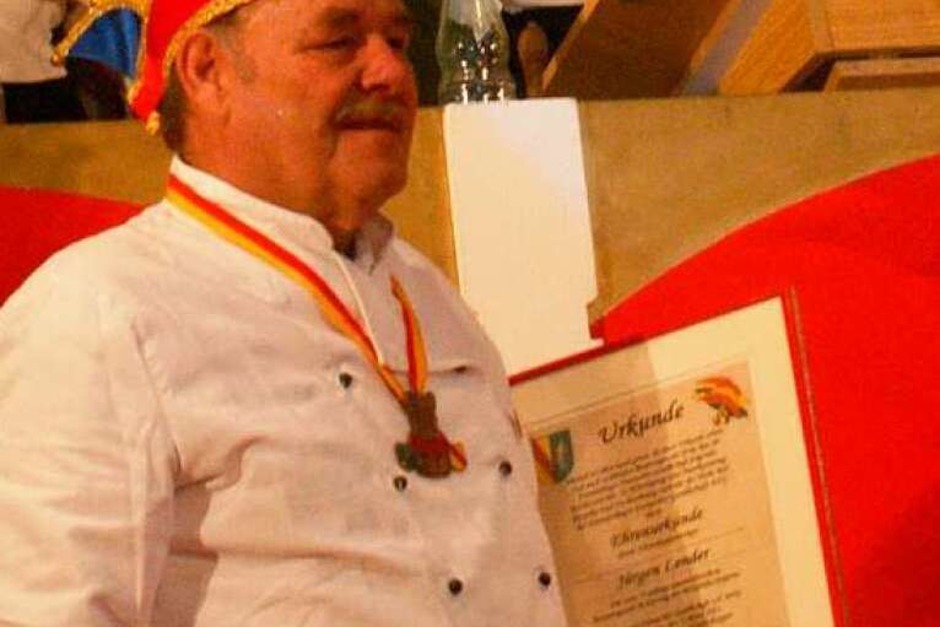 Jürgen Lender, zum letzten Mal verantwortlich für die Bockfrühschoppen-Bewirtung (Foto: Hans-Jürgen Truöl) Jürgen Lender, zum letzten Mal verantwortlich für die Bockfrühschoppen-Bewirtung (Foto: Hans-Jürgen Truöl)