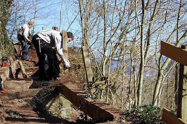 Fuweg im Wald gesperrt