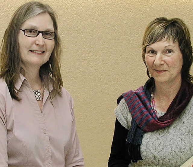 Erika Lindemer (links) ernannte Elke T...enmitglied des Frauenvereins Marzell.   | Foto: Kanmacher
