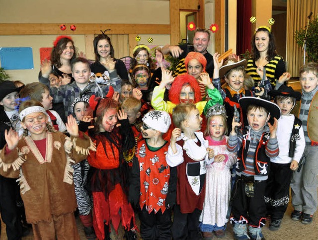 Wir haben noch lange nicht genug, jube...am Montag eine lustige Kinderfasnacht.  | Foto: Kirsten Lux