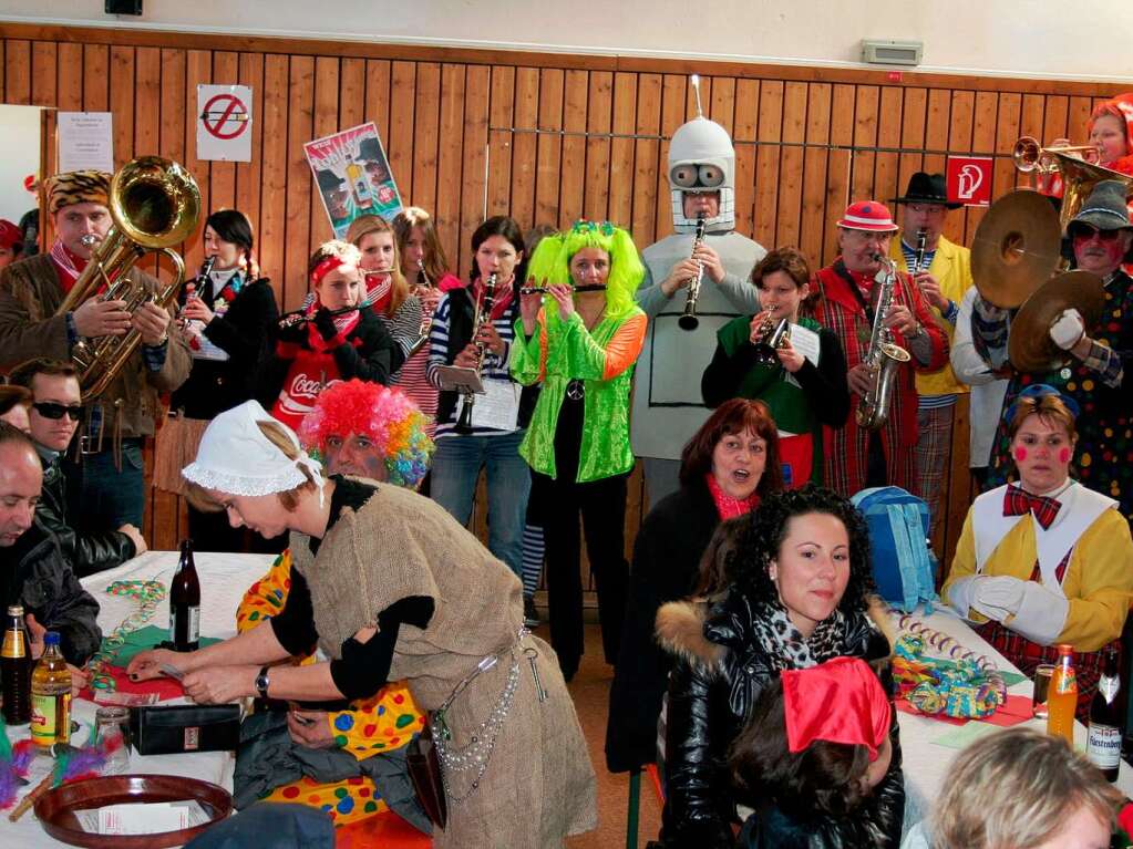 Die Werkkapelle Gtermann spielte beim Kinderumzug und zum Auftakt des Kinderballs in der Gutacher Turnhalle