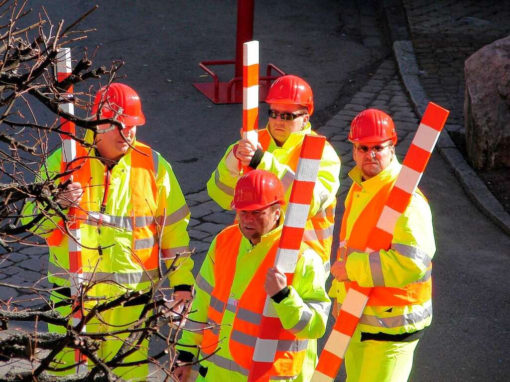 Vermessungstruppe auf der Grobaustelle.