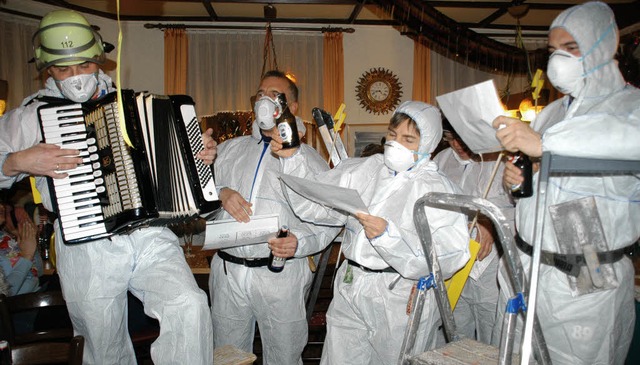 Singende Stuckateure beim Todtnauer Verurteiltenball.   | Foto: Verena Wehrle