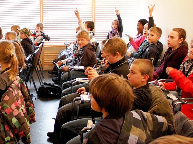 Viele Fragen bei der Kinder-Pressekonferenz.  | Foto: Wolfgang Grabherr