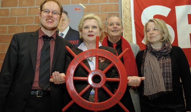 Mit dem roten Steuerrad auf Machtwechs... Zweitkandidatin Christiane Cyperrek.   | Foto: Bergmann