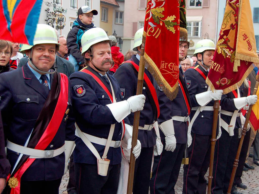 Viele Glubige sumten am Sonntag die Straen der Trompeterstadt bei der Prozession zu Ehren des Stadtpatrons St. Fridolin