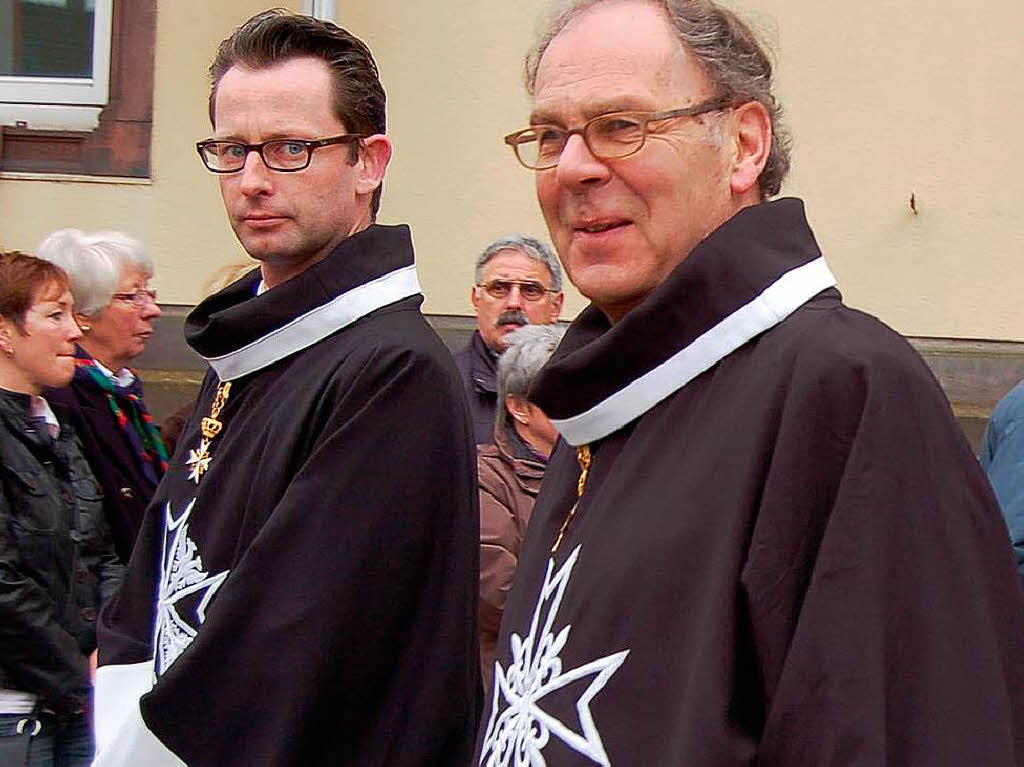 Viele Glubige sumten am Sonntag die Straen der Trompeterstadt bei der Prozession zu Ehren des Stadtpatrons St. Fridolin