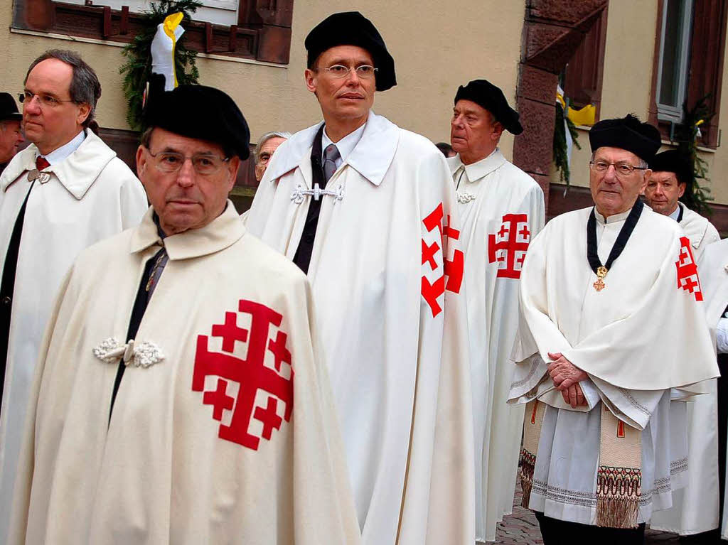 Viele Glubige sumten am Sonntag die Straen der Trompeterstadt bei der Prozession zu Ehren des Stadtpatrons St. Fridolin