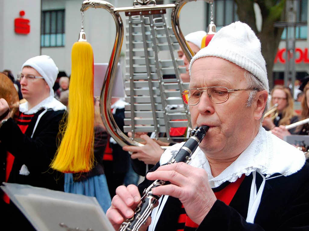 Viele Glubige sumten am Sonntag die Straen der Trompeterstadt bei der Prozession zu Ehren des Stadtpatrons St. Fridolin