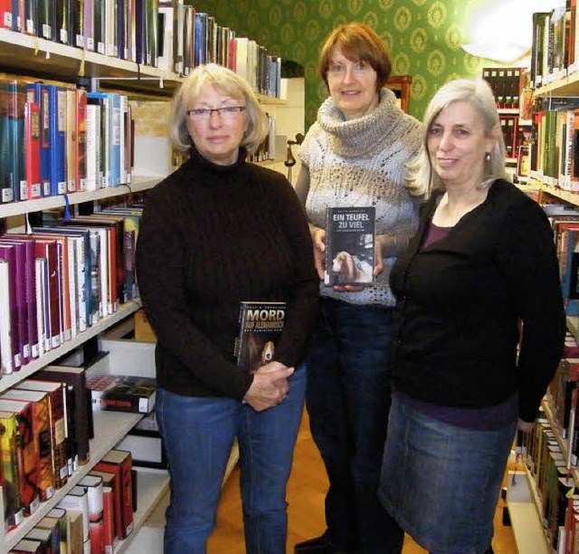 Monika Scharnagl, Ingrid Bhler und Fl...e, sich mit Literatur zu beschftigen.  | Foto: Martha Weishaar