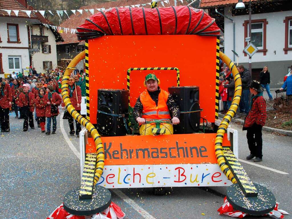 Bunt und heiter war der Buurefasnachtsumzug in Neuenweg