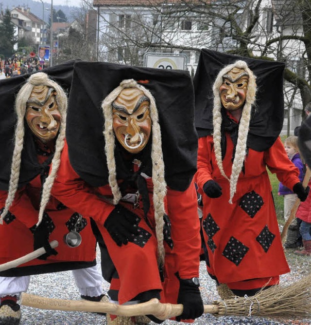 Nicht nur die Hexen schwangen gestern Besen <ppp></ppp>  | Foto: Barbara Ruda