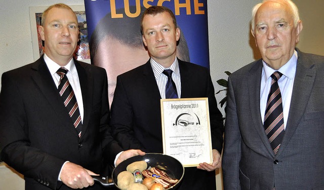 Ulrich Lusche bekam von der CDU Steine...d Ebner, Ulrich Lusche, Alois Rbsamen  | Foto: Nicolai Kapitz