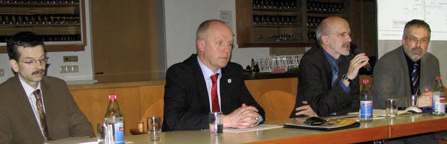 Beim Info-Abend zur Elektrifizierung d... Thomas Selz vom Regio-Verbund (ZRF).   | Foto: Manfred Lange