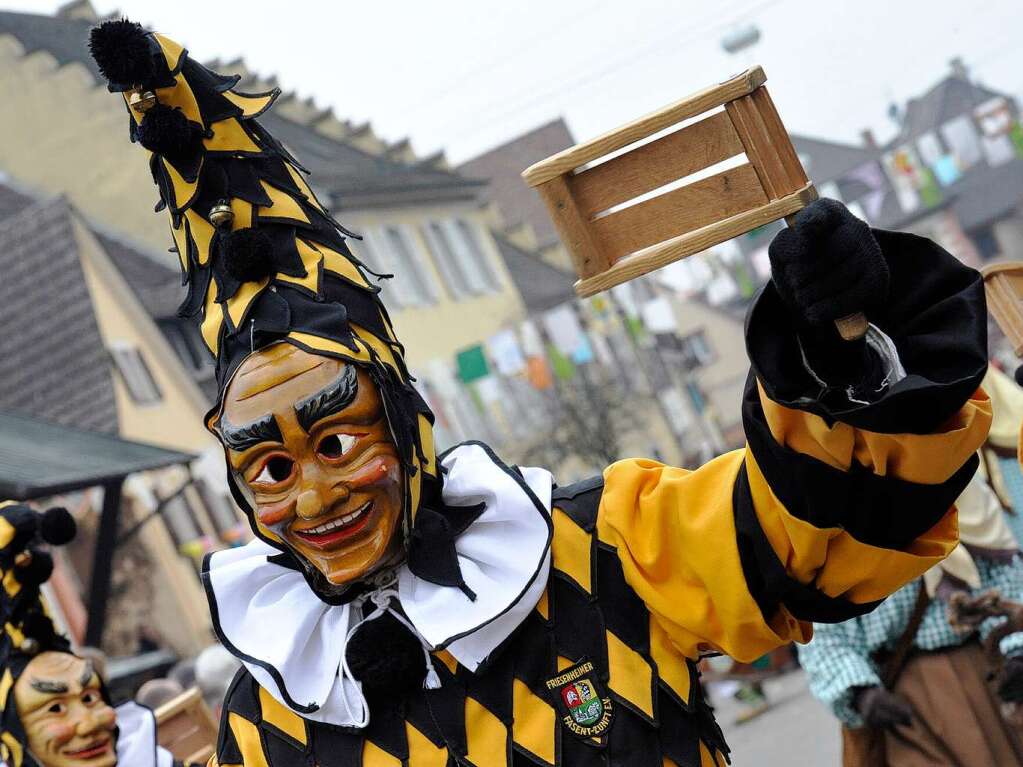 Besonders wild trieben es die Narren am Sonntag in Sulzburg – die Stimmung war trotz fehlender Sonne bestens. Besonders wild trieben es die Narren am Sonntag in Sulzburg – die Stimmung war trotz fehlender Sonne bestens.