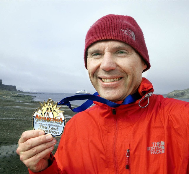 Der Antarctica-Marathon war ein einmal...iburger Neurochirurgen Marcus Pinsker.  | Foto: Privat/Thomas Kunz