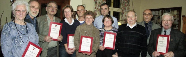 Ehrende und Geehrte  beim Schwarzwaldverein Ettenheim-Herbolzheim.  | Foto: Decoux-KOne