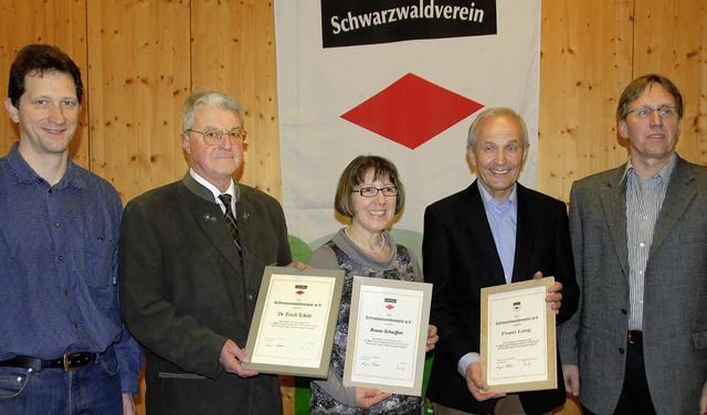 Ehrungen beim Schwarzwaldverein Ending...z Lang und Vorsitzender Thomas Ziser.   | Foto: Roland Vitt